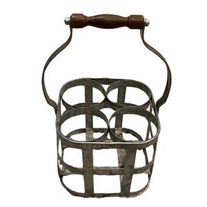 Max Studio Home Metal (4) Bottle Carrier with Wooden Handle. Rustic.